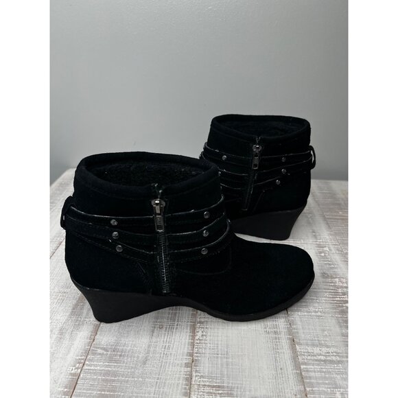 Bearpaw Womens Black Suede Ankle Boots With Side Zipper Size 10 - Picture 9 of 12